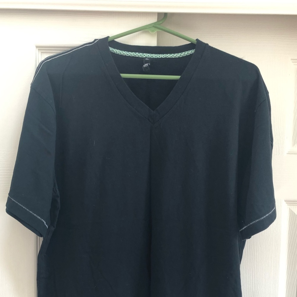 Men’s RVCA black V-Neck T-shirt